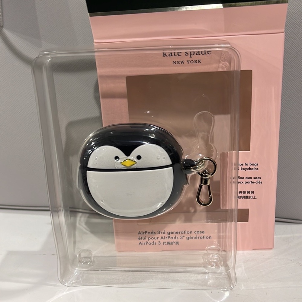 Kate Spade New York Penguin AirPods Silicon Tech Accessorie - Picture 4 of 16